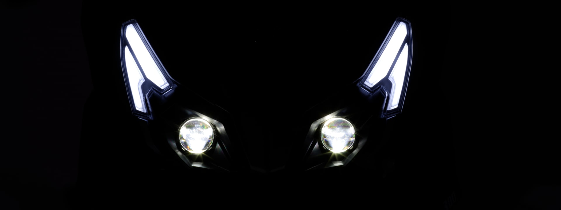 CRUISYM-300-LED-Scheinwerfer