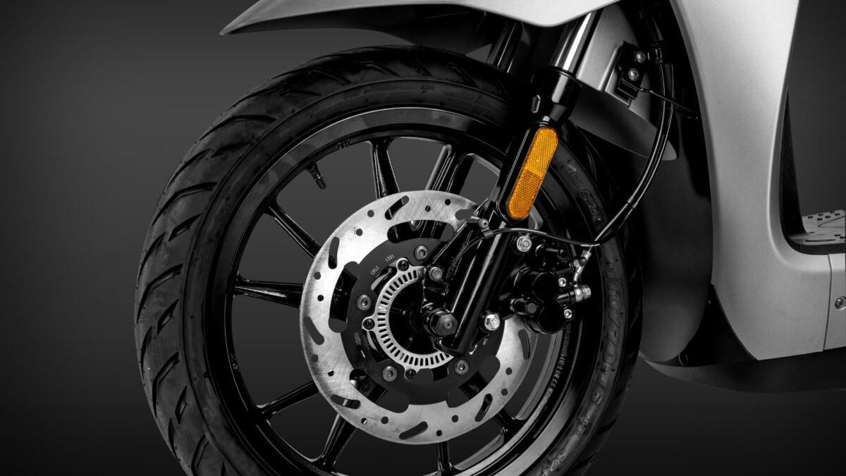 SYMPhONY-ST-125-ABS-vorne-1920x1080-min-1200x675